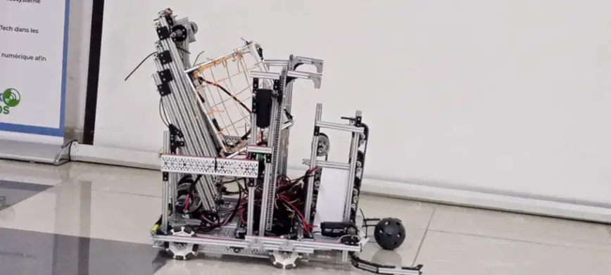 Tchad : Wenak Labs présente la démonstration d'un robot avant une compétition à Genève