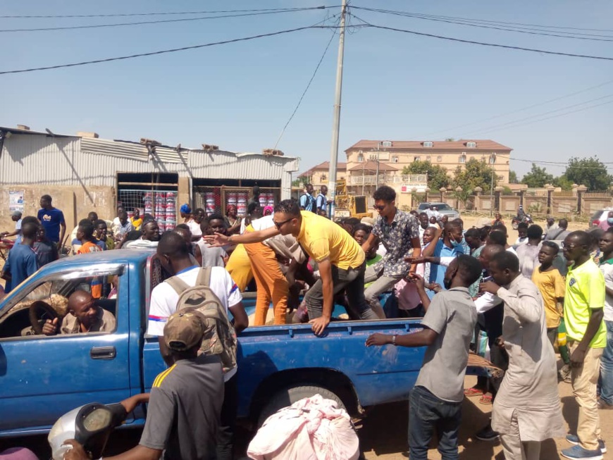 N'Djamena : un véhicule percute et blesse grièvement un clandoman à l'avenue Jacques Nadingar N'Djamena : un véhicule percute et blesse grièvement un clandoman à l'avenue Jacques Nadingar