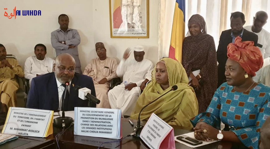Tchad : le ministre Mahamat Assileck Halata veut des solutions immédiates et rapides face aux inondations Tchad : le ministre Mahamat Assileck Halata veut des solutions immédiates et rapides face aux inondations