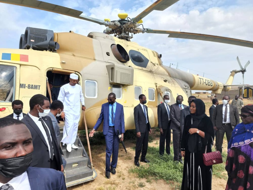 Tchad : "les eaux du Chari ne cessent de monter", constate le président. © DGCOM/PR Tchad : "les eaux du Chari ne cessent de monter", constate le président. © DGCOM/PR