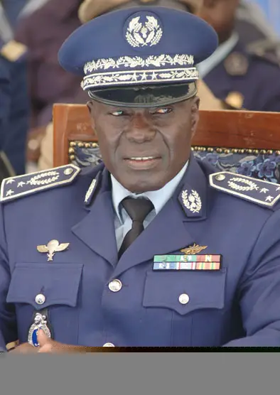 Lynchage médiatique du Général Abdoulaye Fall : Gardons-nous de hurler avec les loups!