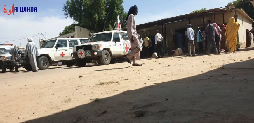Des ambulances acheminent des blessés le 20 octobre à l'hôpital de la liberté à N'Djamena. © Alwihda Info
