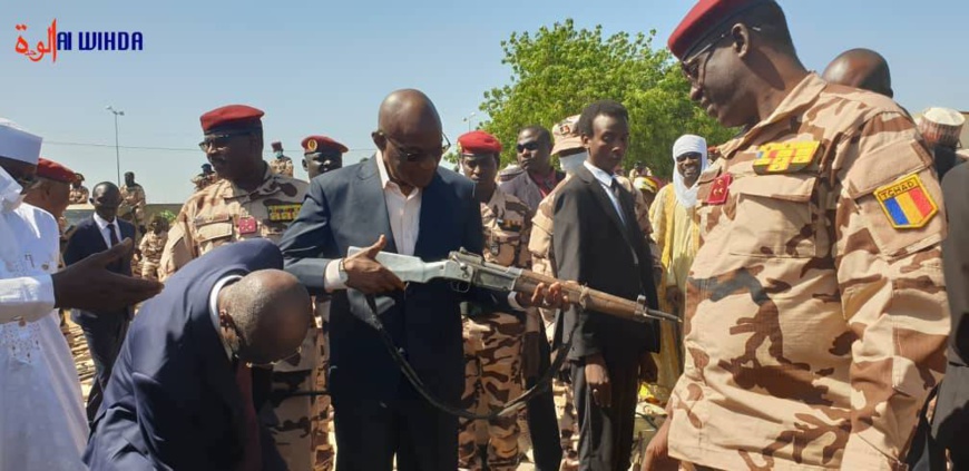 Tchad : « tant que chacun a une arme sur soi, il n'y aura pas de paix » (Premier ministre) Tchad : « tant que chacun a une arme sur soi, il n'y aura pas de paix » (Premier ministre)