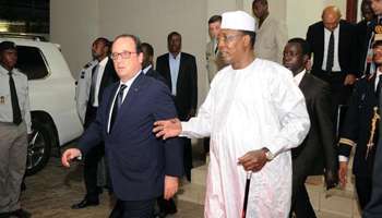 François Hollande et idriss Déby à N'Djamena. Crédit photo : Sources