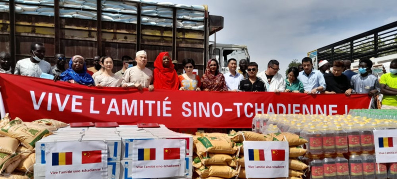 N’Djamena : la diaspora chinoise fait un don aux sinistrés du lycée de Walia N’Djamena : la diaspora chinoise fait un don aux sinistrés du lycée de Walia