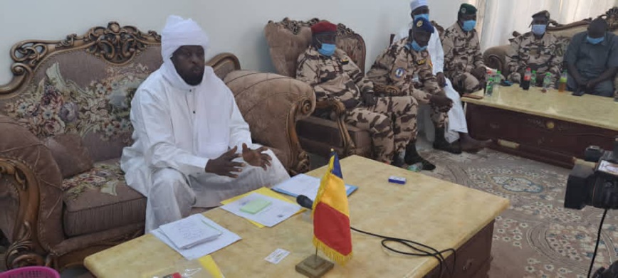 Tchad : le gouverneur du Ouaddaï rencontre les leaders traditionnels de la province Tchad : le gouverneur du Ouaddaï rencontre les leaders traditionnels de la province