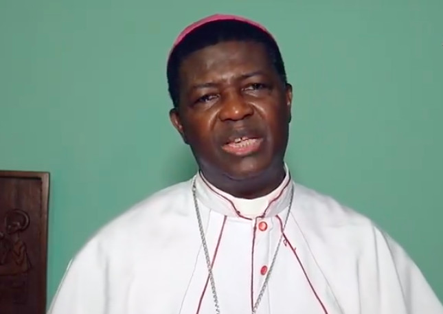 Tchad : Monseigneur Djitangar Goetbé appelle à "constituer un gouvernement de technocrates" Tchad : Monseigneur Djitangar Goetbé appelle à "constituer un gouvernement de technocrates"