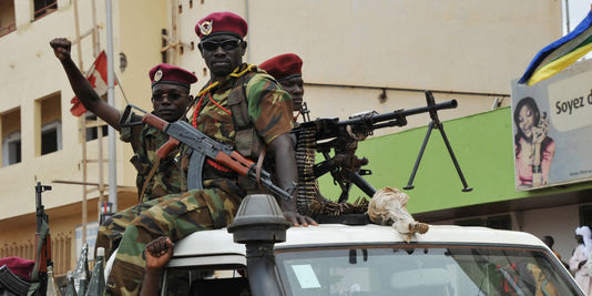 Des soldats de la Séléka, à Bangui, le 30 mars. Crédit photo : Sources