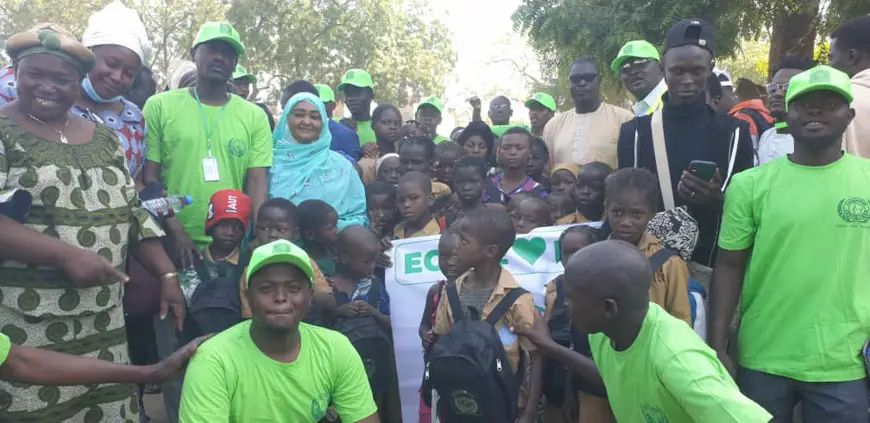 Tchad : Green-Chad offre des kits scolaires aux enfants à N’Djamena