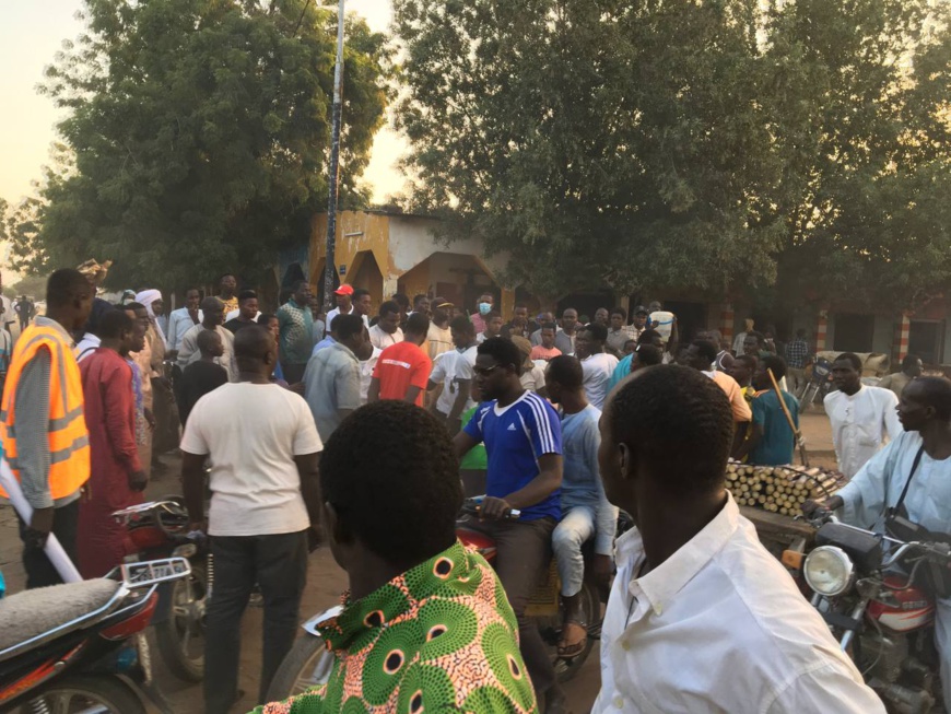 Tchad : un chauffeur de bus et son apprenti molestent un policier à N'Djamena Tchad : un chauffeur de bus et son apprenti molestent un policier à N'Djamena