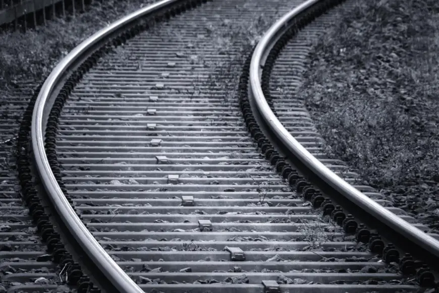 Une voie ferrée. Illustration © Pixabay