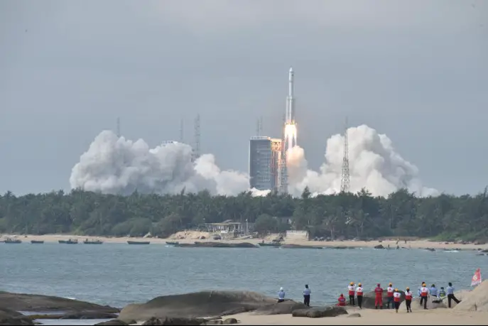 A Long March-7 Y6 rocket, carrying cargo spacecraft Tianzhou-5, blasts off from the Wenchang Spacecraft Launch Site in south China's Hainan province, Nov. 12, 2022. (Photo by Meng Zhongde/People's Daily Online)