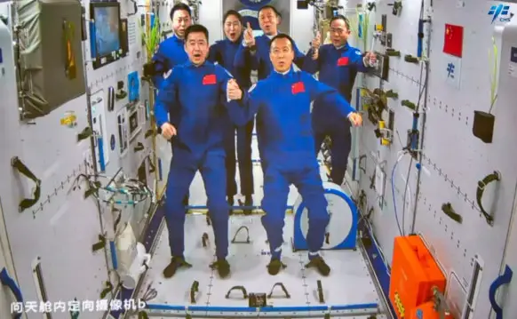 Shenzhou-15 and Shenzhou-14 crews pose for a group picture in China's space station Nov. 30, 2022. (Photo from the official website of China Manned Space)