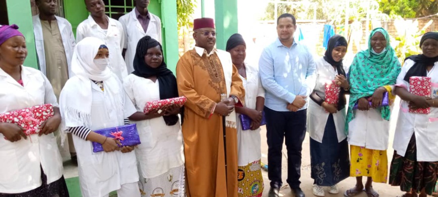 Tchad : le chef traditionnel de Sarh honore une ONG pour ses actions en faveur de la population Tchad : le chef traditionnel de Sarh honore une ONG pour ses actions en faveur de la population