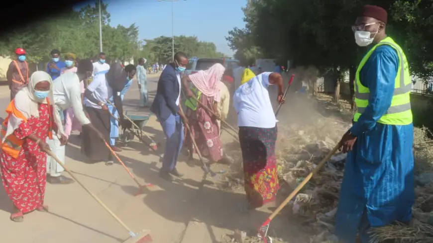​Tchad : trois associations donnent un coup de balai au 5ème arrondissement de N'Djamena