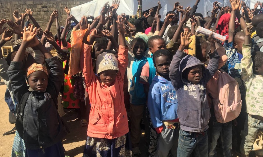 Tchad : l’association chrétienne Think Small remet des dons aux enfants sinistrés de Toukra A Tchad : l’association chrétienne Think Small remet des dons aux enfants sinistrés de Toukra A