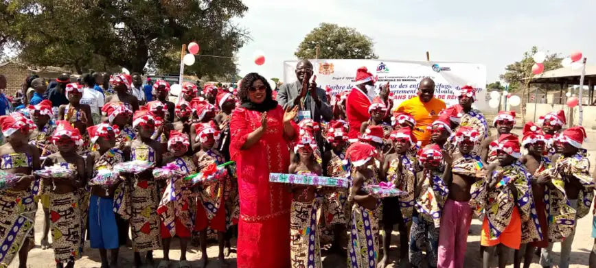 Tchad : un arbre de Noël pour 250 enfants réfugiés du camp de Dembo