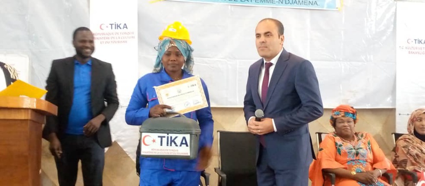 Tchad : de jeunes électriciens reçoivent des matériels Tchad : de jeunes électriciens reçoivent des matériels