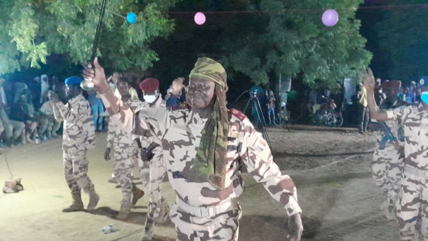 Tchad : le gouverneur du Batha commémore la fête des armées à Ati Tchad : le gouverneur du Batha commémore la fête des armées à Ati