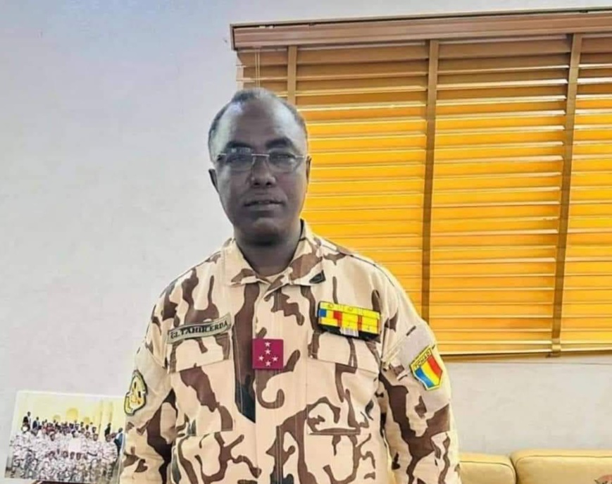 Tchad : le commandant de la DGSSIE élevé au rang et appellation de général d'armée Tchad : le commandant de la DGSSIE élevé au rang et appellation de général d'armée