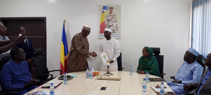 Tchad : signature de convention entre la commune de N’Djamena et le ministère des Infrastructures Tchad : signature de convention entre la commune de N’Djamena et le ministère des Infrastructures