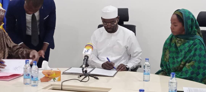 Tchad : signature de convention entre la commune de N’Djamena et le ministère des Infrastructures Tchad : signature de convention entre la commune de N’Djamena et le ministère des Infrastructures