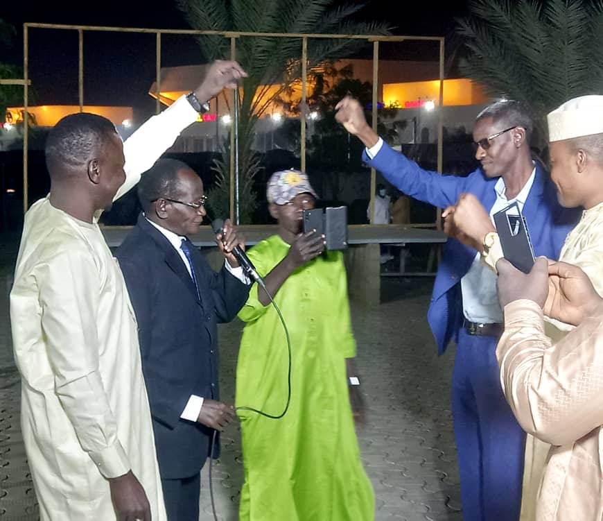 Tchad : 22 ans de la disparition de Ahmat Pecos, "il faut penser aux artistes quand ils sont en vie" Tchad : 22 ans de la disparition de Ahmat Pecos, "il faut penser aux artistes quand ils sont en vie"