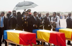 Le Tchad inhume cinq soldats tués au Mali