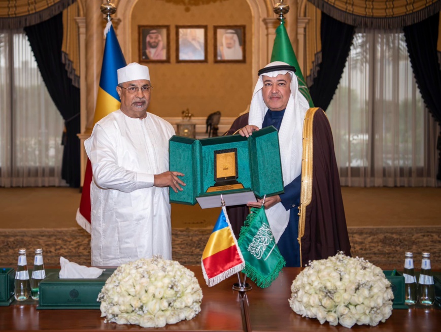 Défense : le Tchad et l'Arabie Saoudite signent un mémorandum d'accord de coopération Défense : le Tchad et l'Arabie Saoudite signent un mémorandum d'accord de coopération
