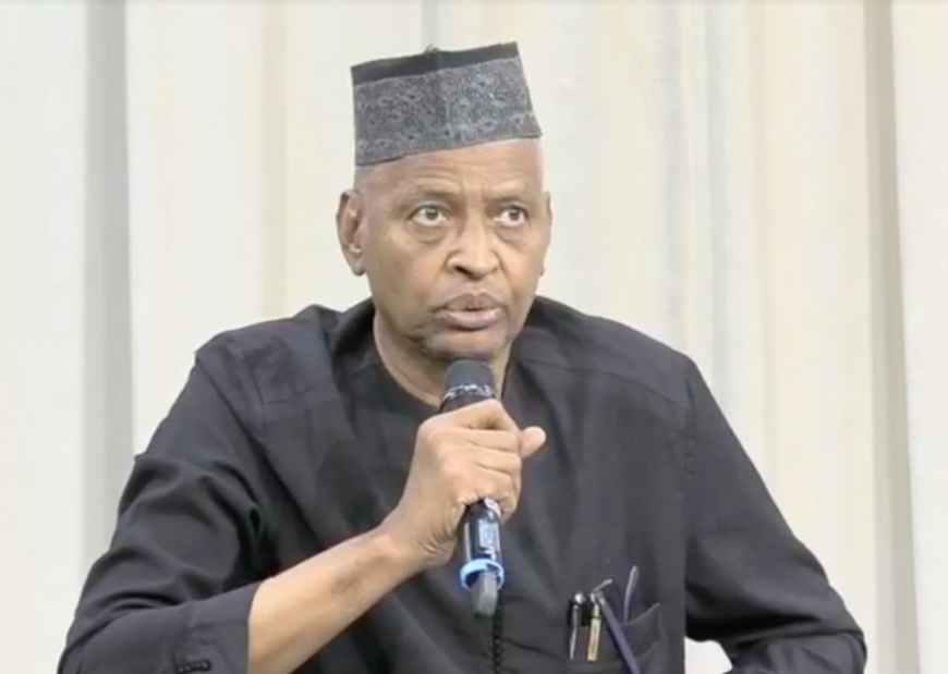 Tchad : Acheikh Ibni Oumar nommé conseiller spécial à la Présidence, une nouvelle mission pour l'ex-ministre Tchad : Acheikh Ibni Oumar nommé conseiller spécial à la Présidence, une nouvelle mission pour l'ex-ministre