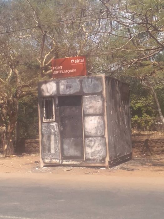Tchad : une cabine téléphonique consumée par les flammes à Bébédjia Tchad : une cabine téléphonique consumée par les flammes à Bébédjia
