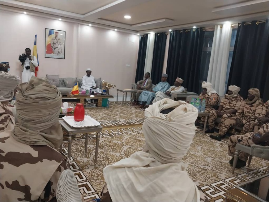 Tchad : le nouveau gouverneur du Kanem rencontre les chefs administratifs et les forces de sécurité Tchad : le nouveau gouverneur du Kanem rencontre les chefs administratifs et les forces de sécurité