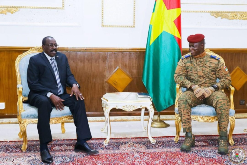 Le Tchad dépêche son ministre des Armées au Burkina Faso Le Tchad dépêche son ministre des Armées au Burkina Faso