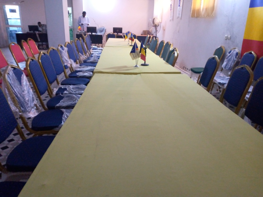 Une vue d'ensemble avec les nouvelles chaises du CEDPE. Une vue d'ensemble avec les nouvelles chaises du CEDPE.