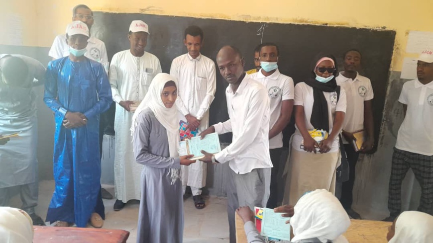 Tchad : encouragement scolaire pour les jeunes filles de la ville d'Ati grâce à l'AJAH Tchad : encouragement scolaire pour les jeunes filles de la ville d'Ati grâce à l'AJAH