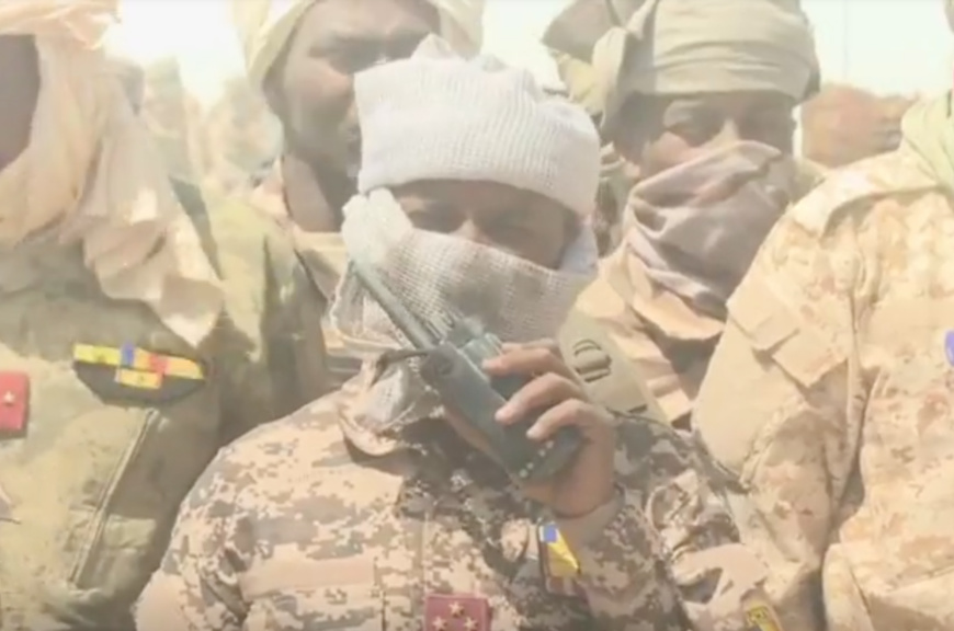 Le général Mahamat Idriss Deby, en avril 2021 sur la ligne de front. © DR Le général Mahamat Idriss Deby, en avril 2021 sur la ligne de front. © DR