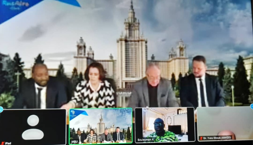 Afrique-Russie : table ronde sur la contribution des professionnels de l'information au développement Afrique-Russie : table ronde sur la contribution des professionnels de l'information au développement