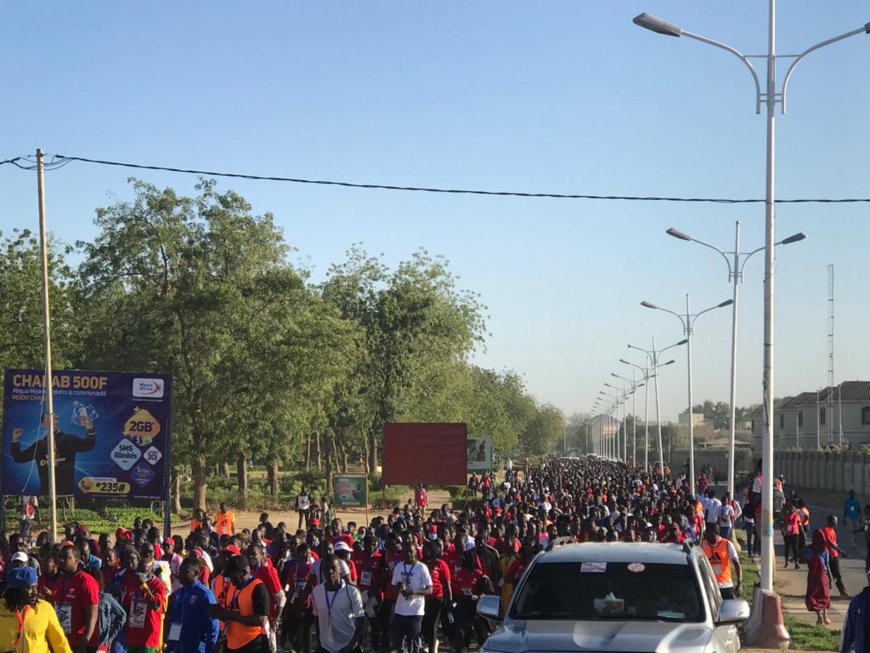 Tchad : la 4e édition de la marche sportive de masse rassemble la ville de N'Djamena Tchad : la 4e édition de la marche sportive de masse rassemble la ville de N'Djamena