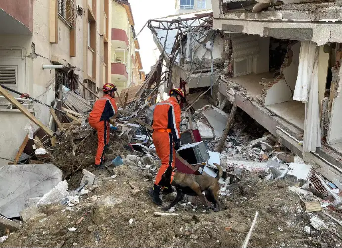 Chinese rescuers carry out a mission in a quake-hit area in Türkiye, Feb. 13, 2023. (Photo courtesy of China's Ministry of Emergency Management)