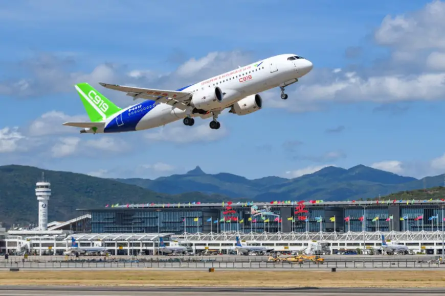 China's domestically-developed C919 large jetliner takes off from the Sanya Phoenix International Airport, south China's Hainan province, and heads for Harbin, northeast China's Heilongjiang province, Feb. 8, 2023. (Photo by Wang Chenglong/People's Daily Online)