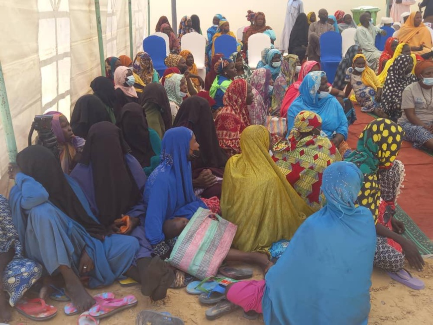 Tchad : une délégation de la Banque mondiale visite le camp des réfugiés de Kalambari Tchad : une délégation de la Banque mondiale visite le camp des réfugiés de Kalambari