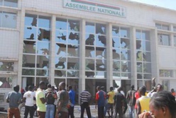 Burkina Faso: Le gouvernement annule le vote