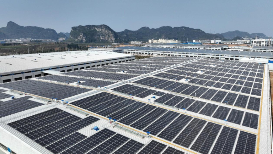 Photo shows a distributed photovoltaic project in an industrial park in Liujiang district, Liuzhou, south China's Guangxi Zhuang autonomous region. (Photo by Li Hanchi/People's Daily Online) Photo shows a distributed photovoltaic project in an industrial park in Liujiang district, Liuzhou, south China's Guangxi Zhuang autonomous region. (Photo by Li Hanchi/People's Daily Online)