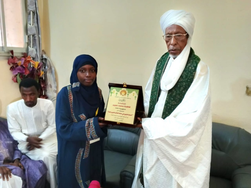 La tchadienne Fatima Mohammed Jibril se classe 4e au concours du Saint Coran en Jordanie La tchadienne Fatima Mohammed Jibril se classe 4e au concours du Saint Coran en Jordanie