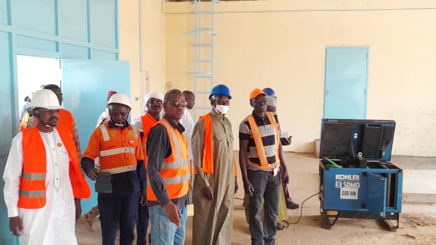Tchad : au Batha, le gouverneur de la province inspecte la centrale électrique d'Ati Tchad : au Batha, le gouverneur de la province inspecte la centrale électrique d'Ati