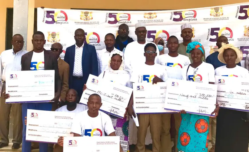 Initiative 50.000 emplois au Tchad : les jeunes bénéficiaires du Mayo Kebbi Ouest reçoivent leur chèque