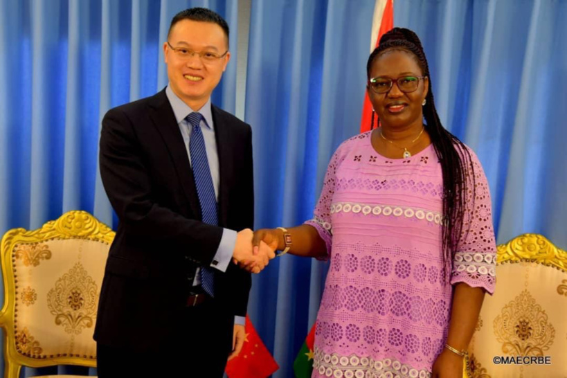 Défense : la Chine prête à accompagner le Burkina Faso dans la reconquête de son territoire Défense : la Chine prête à accompagner le Burkina Faso dans la reconquête de son territoire