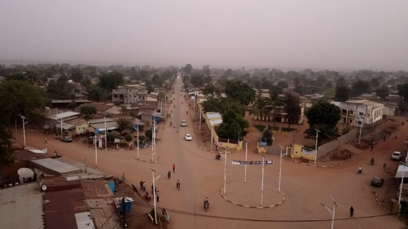 Pénurie d'électricité à Moundou : des habitants privilégiés grâce à la présence des agents de la SNE Pénurie d'électricité à Moundou : des habitants privilégiés grâce à la présence des agents de la SNE