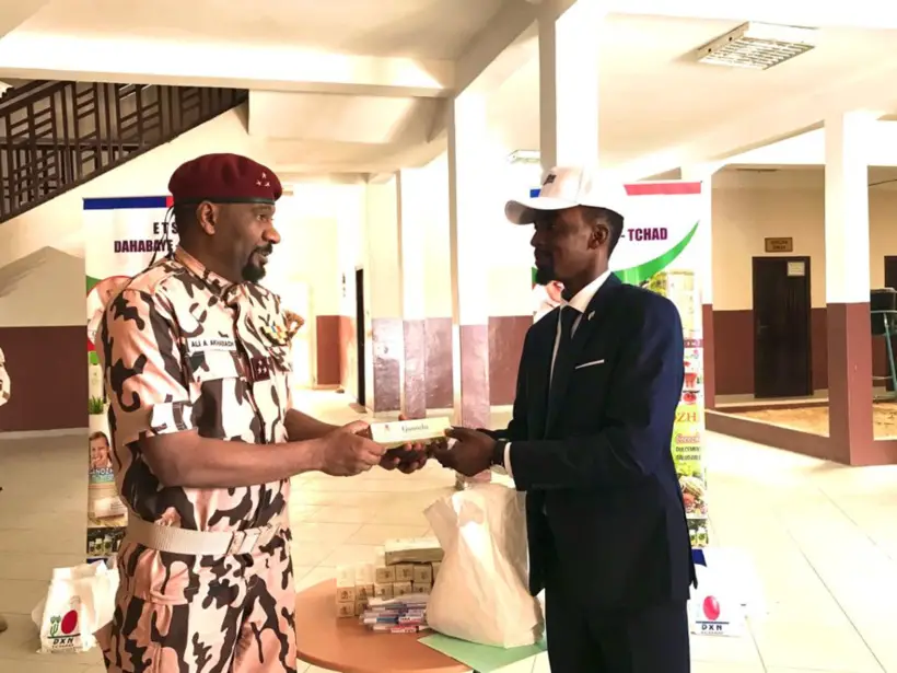 Tchad : une entreprise offre un don de pâte dentifrice à l'État-Major Général des Armées