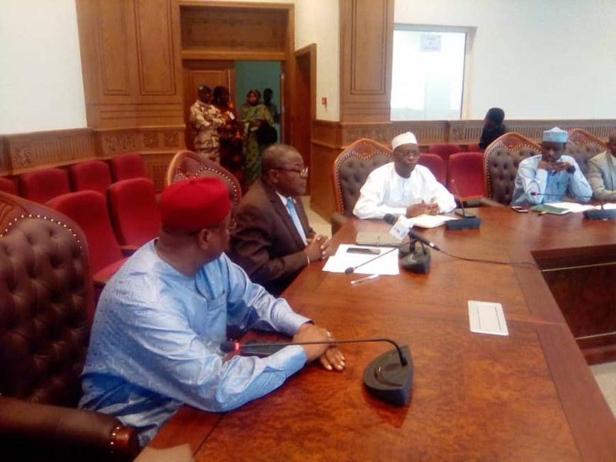 Tchad : les autorités évaluent le processus de rapatriement des ressortissants bloqués au Soudan Tchad : les autorités évaluent le processus de rapatriement des ressortissants bloqués au Soudan